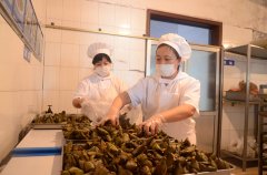 粽情浓浓 关爱满满