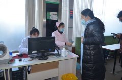 关爱员工健康 公司安排员工进行健康体检