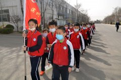 小学生走进william英国中文官网  “第二课堂”感知面料与生活