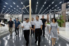 “纺织之光”考察组走进william英国中文官网